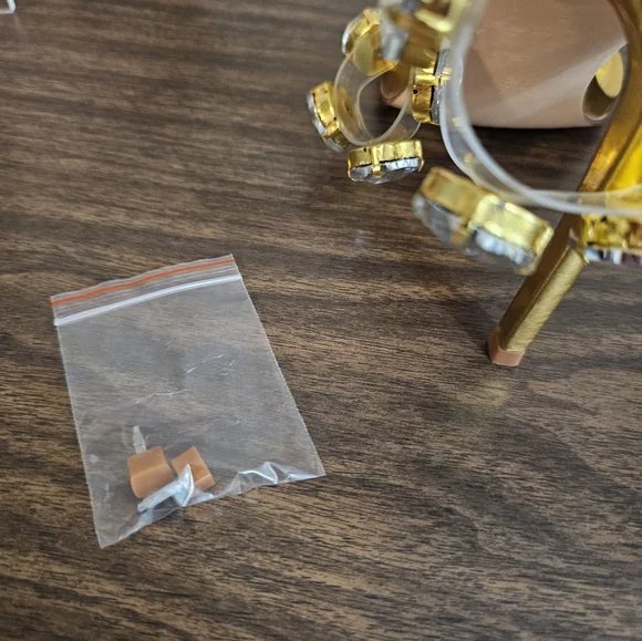 Azalea Wang "Everly" Gold 12M Heels - Picture 7 of 8